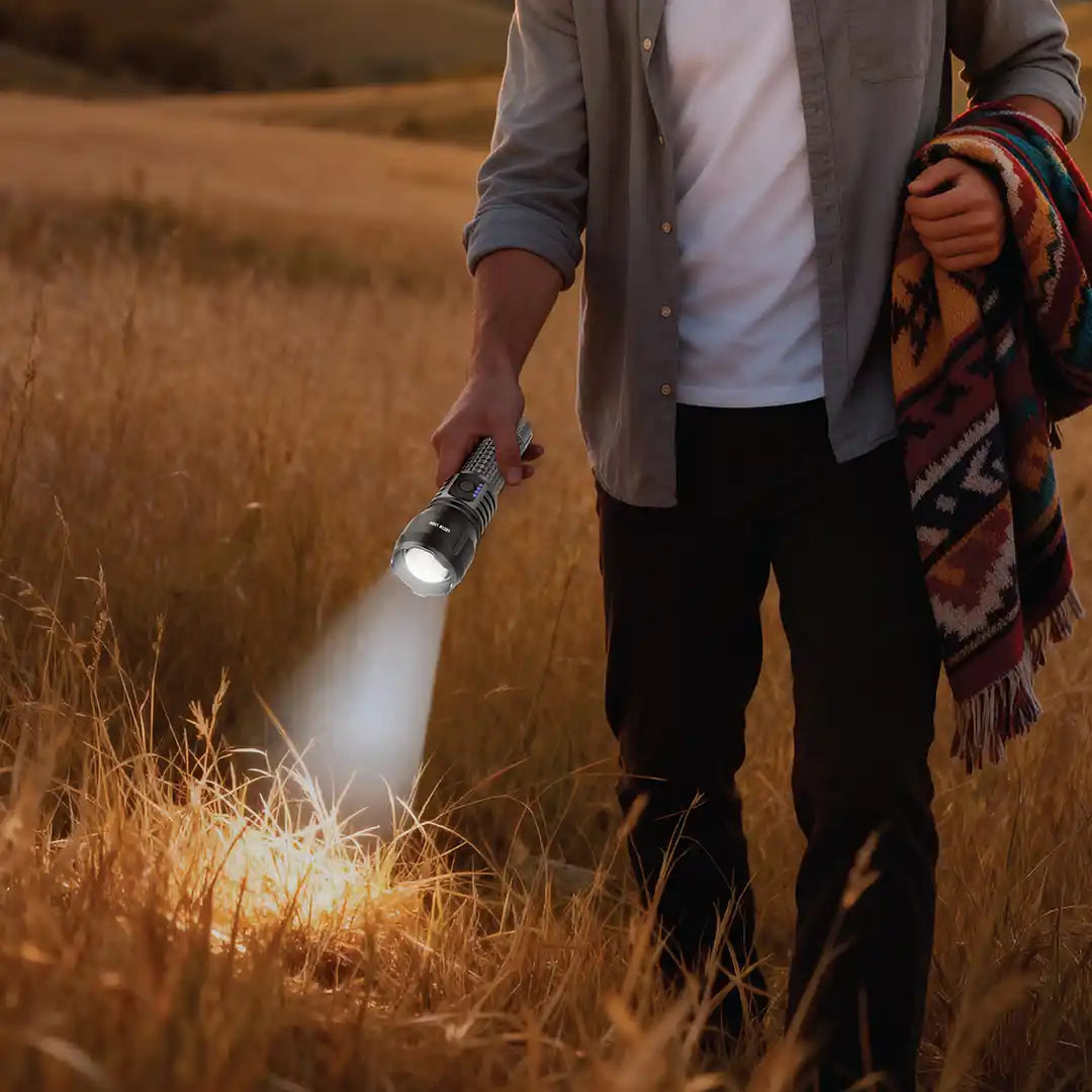 Green Lion Hunter Portable LED Flashlight